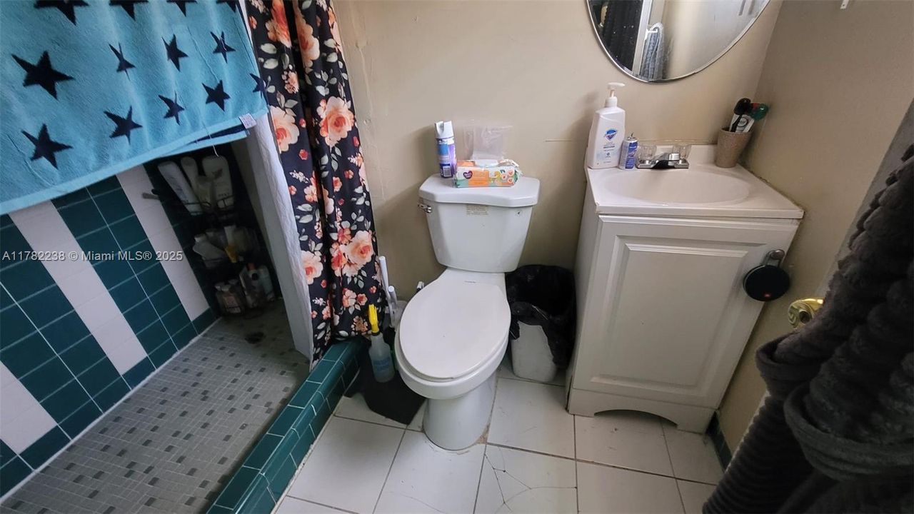 Recently Sold: $450,000 (3 beds, 2 baths, 1165 Square Feet)