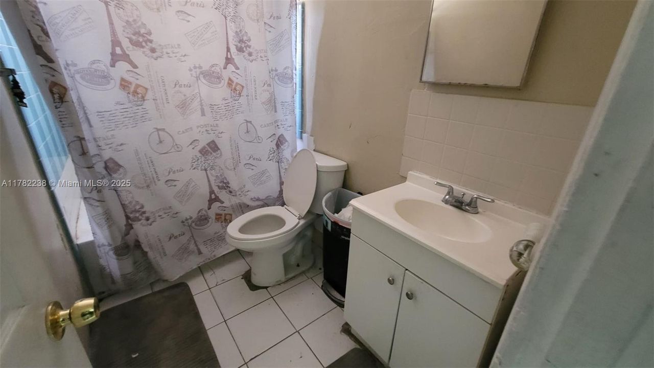 Recently Sold: $450,000 (3 beds, 2 baths, 1165 Square Feet)