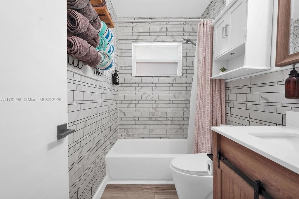 Recently Sold: $225,000 (0 beds, 1 baths, 447 Square Feet)