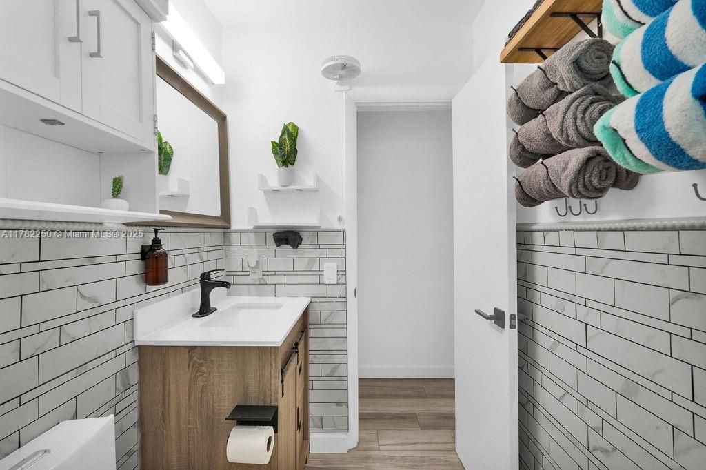 Recently Sold: $225,000 (0 beds, 1 baths, 447 Square Feet)