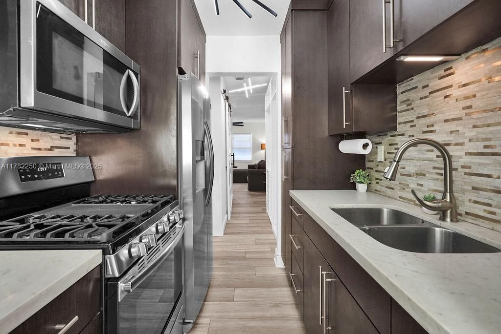 Recently Sold: $225,000 (0 beds, 1 baths, 447 Square Feet)