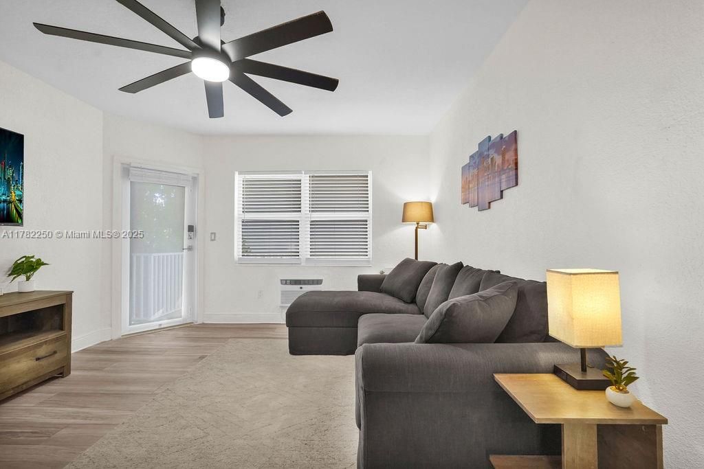 Recently Sold: $225,000 (0 beds, 1 baths, 447 Square Feet)