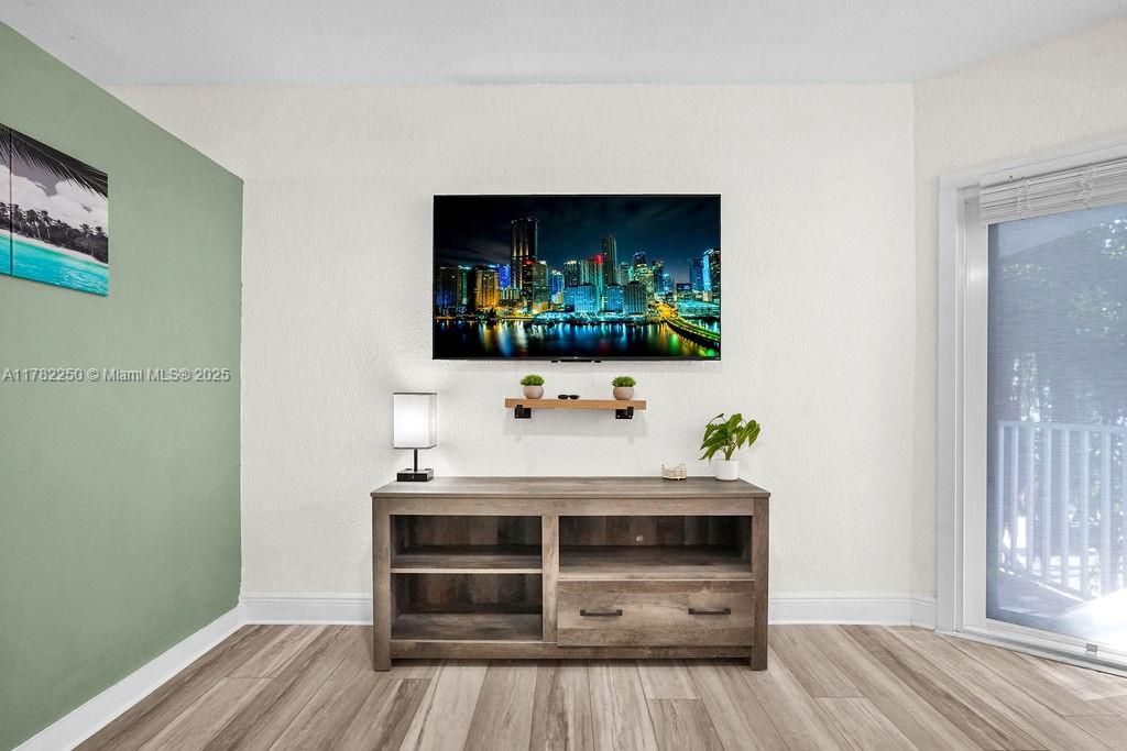 Recently Sold: $225,000 (0 beds, 1 baths, 447 Square Feet)