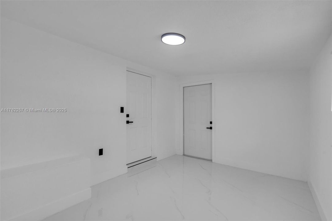 Recently Sold: $595,000 (3 beds, 2 baths, 1560 Square Feet)