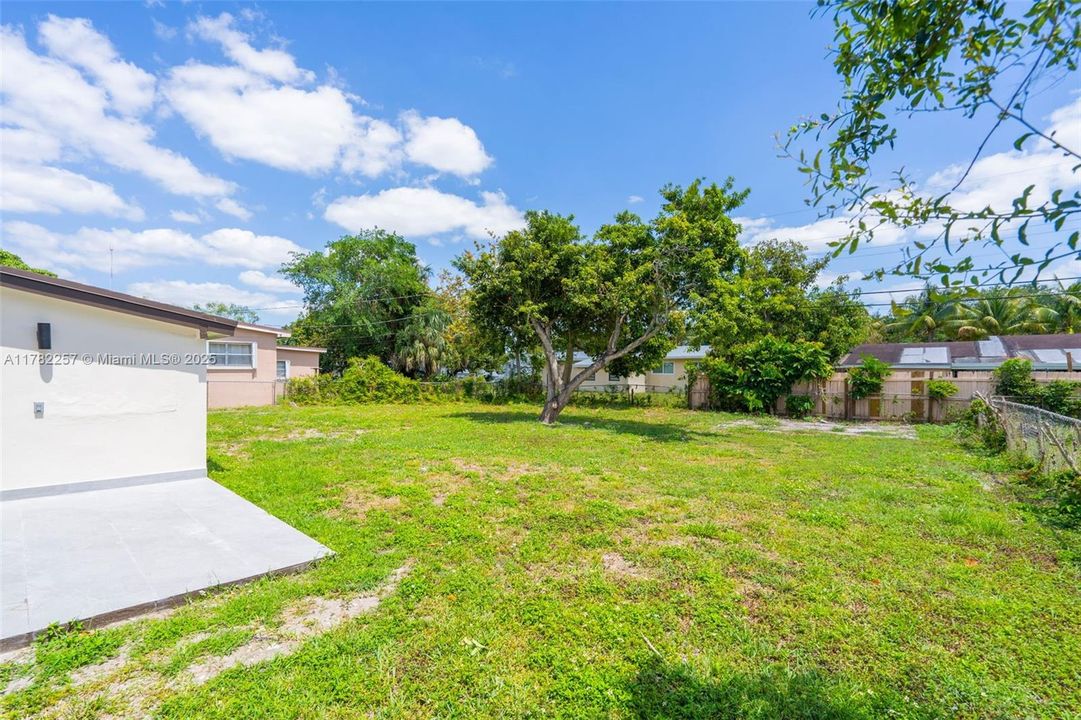 Recently Sold: $595,000 (3 beds, 2 baths, 1560 Square Feet)