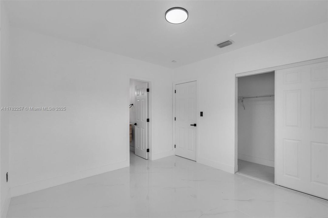 Recently Sold: $595,000 (3 beds, 2 baths, 1560 Square Feet)