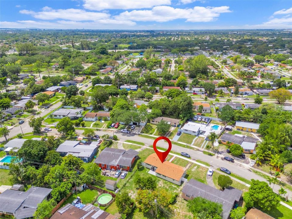 Recently Sold: $595,000 (3 beds, 2 baths, 1560 Square Feet)