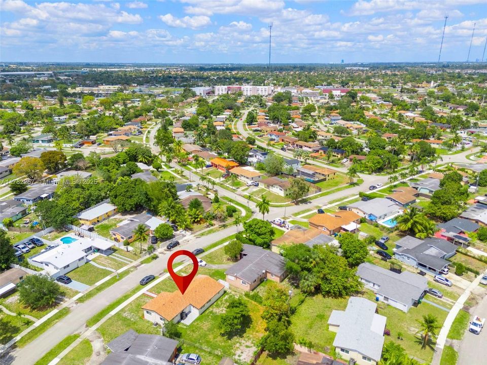 Recently Sold: $595,000 (3 beds, 2 baths, 1560 Square Feet)