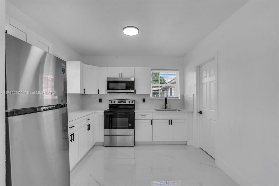 Recently Sold: $595,000 (3 beds, 2 baths, 1560 Square Feet)