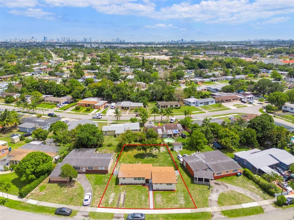 Recently Sold: $595,000 (3 beds, 2 baths, 1560 Square Feet)