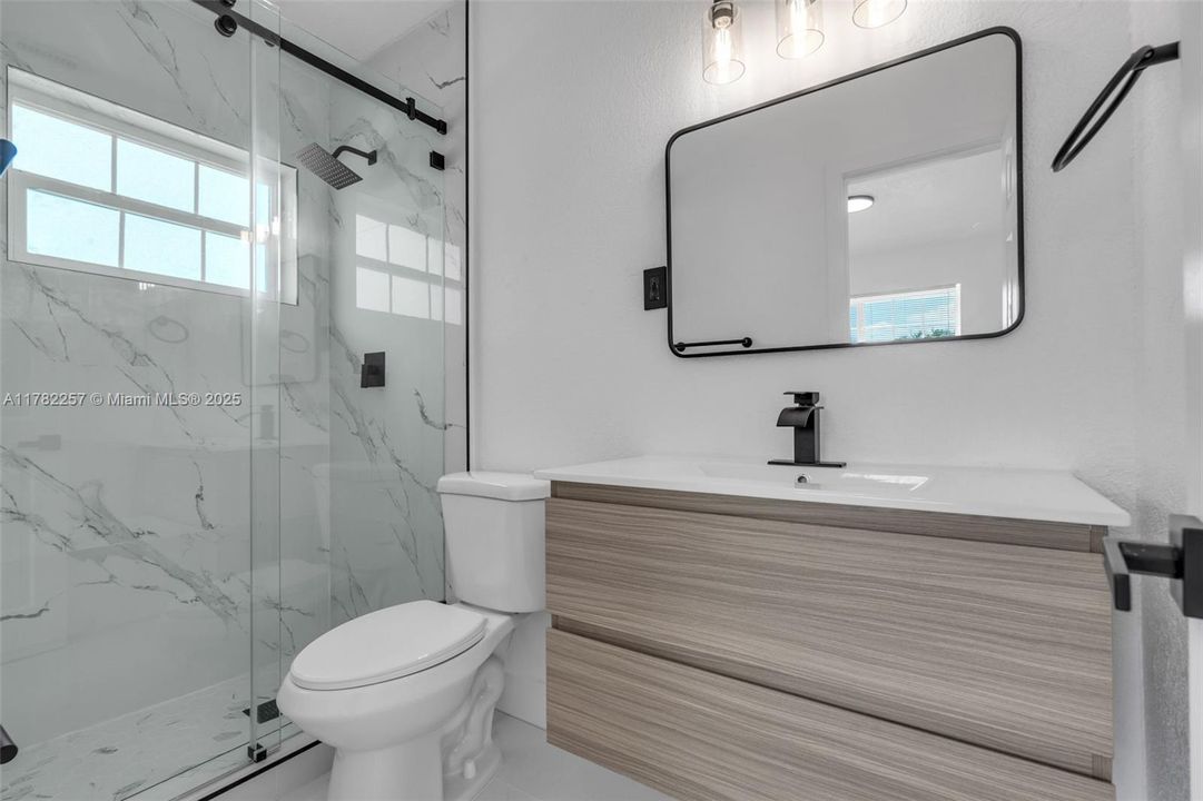 Recently Sold: $595,000 (3 beds, 2 baths, 1560 Square Feet)