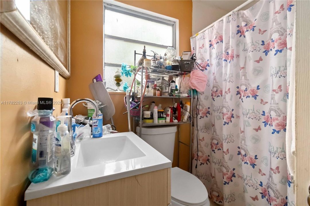 最近售出: $425,000 (4 贝兹, 2 浴室, 1268 平方英尺)