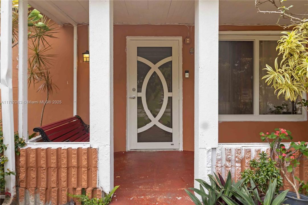 最近售出: $425,000 (4 贝兹, 2 浴室, 1268 平方英尺)