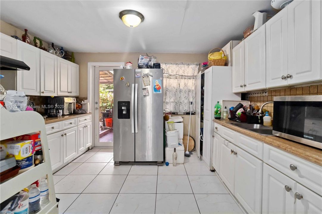 最近售出: $425,000 (4 贝兹, 2 浴室, 1268 平方英尺)