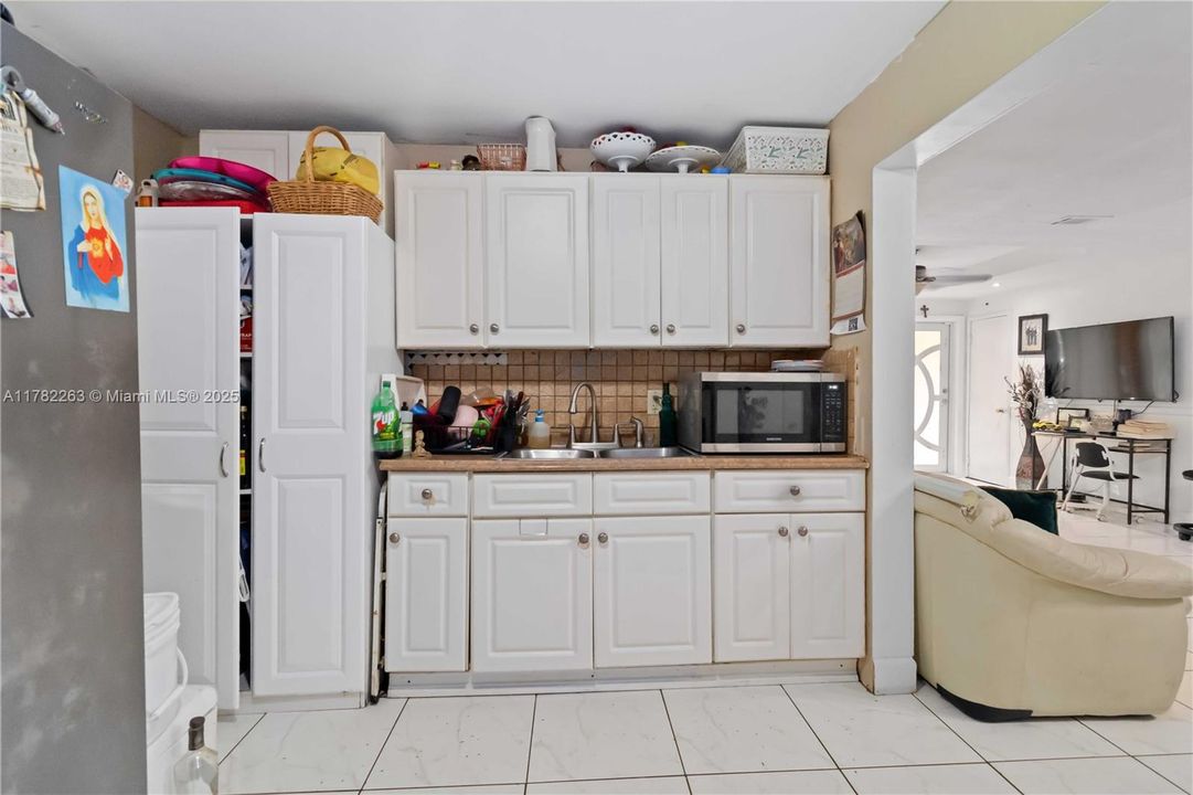 最近售出: $425,000 (4 贝兹, 2 浴室, 1268 平方英尺)