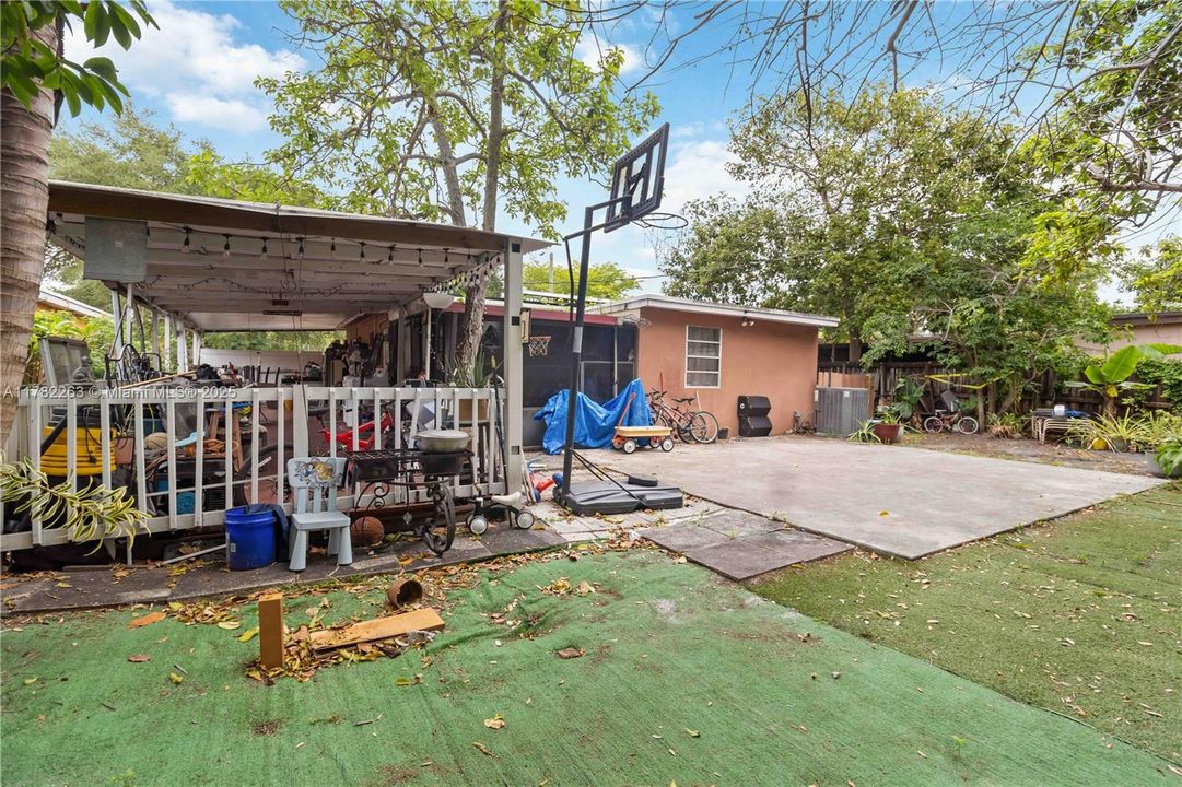 最近售出: $425,000 (4 贝兹, 2 浴室, 1268 平方英尺)