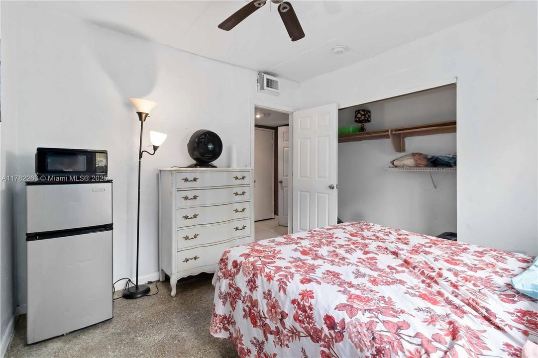 最近售出: $425,000 (4 贝兹, 2 浴室, 1268 平方英尺)