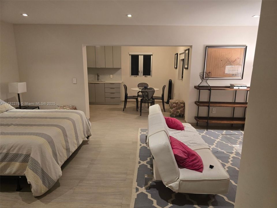 Recently Rented: $2,100 (0 beds, 1 baths, 4287 Square Feet)