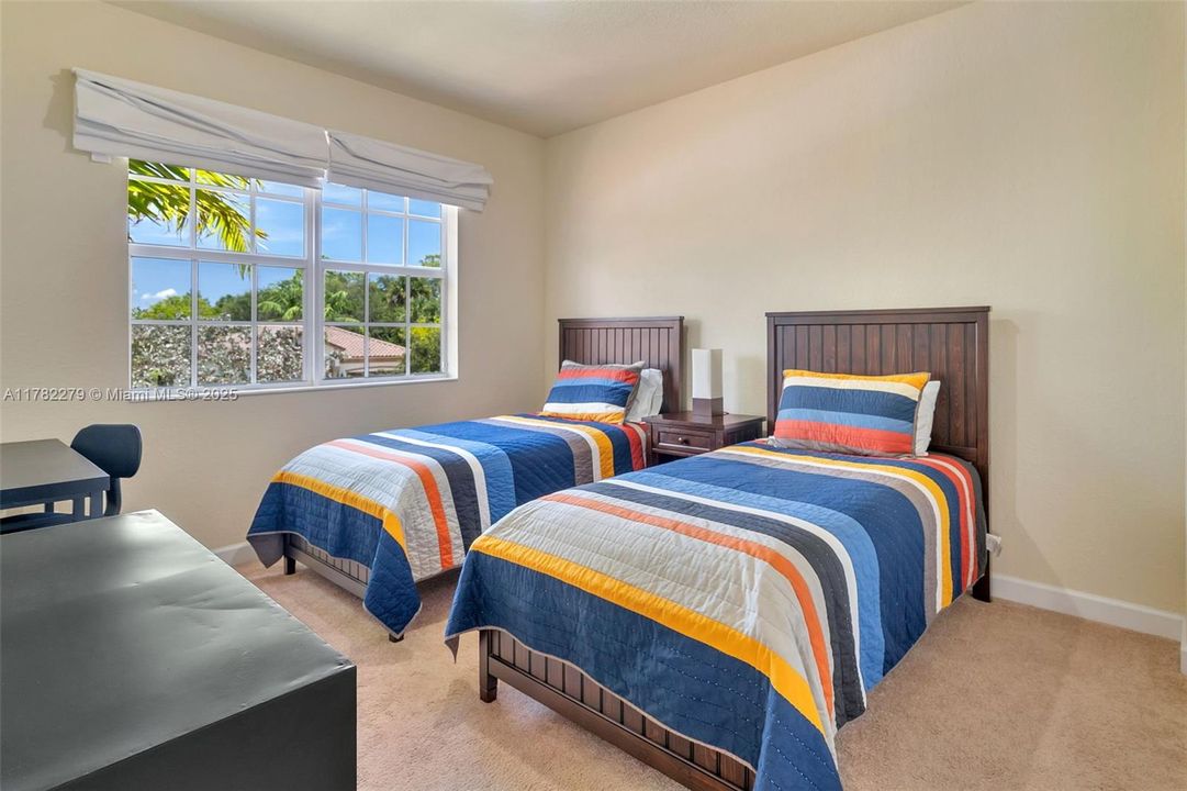 Недавно арендовано: $4,700 (5 спален, 3 ванн, 2816 Квадратных фут)