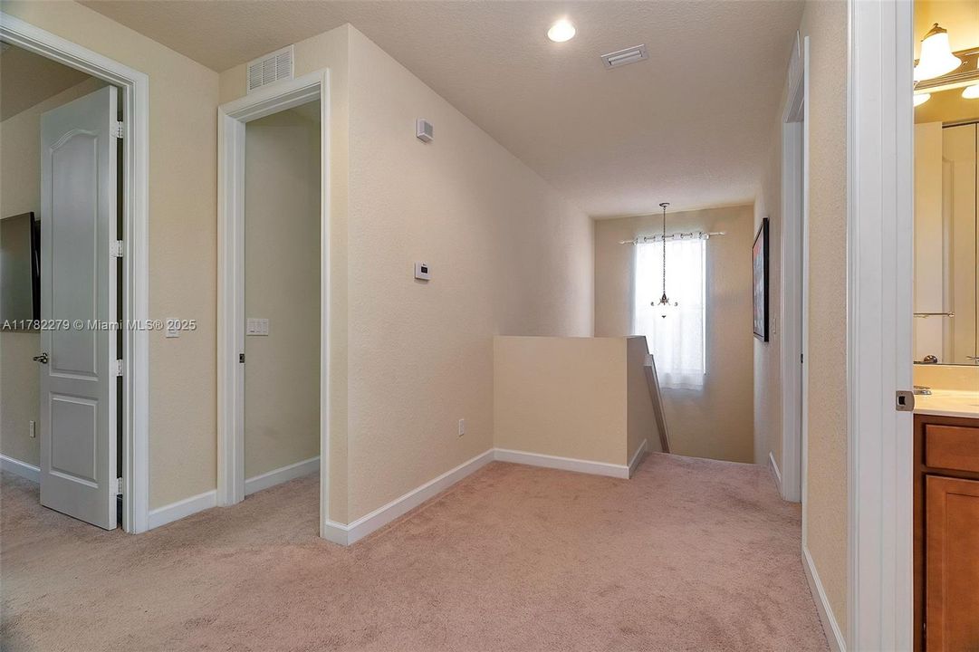 Недавно арендовано: $4,700 (5 спален, 3 ванн, 2816 Квадратных фут)