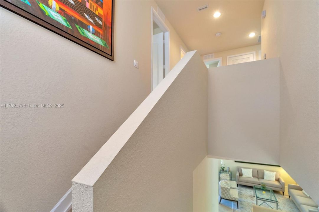 Недавно арендовано: $4,700 (5 спален, 3 ванн, 2816 Квадратных фут)