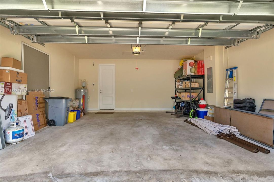 Недавно арендовано: $4,700 (5 спален, 3 ванн, 2816 Квадратных фут)