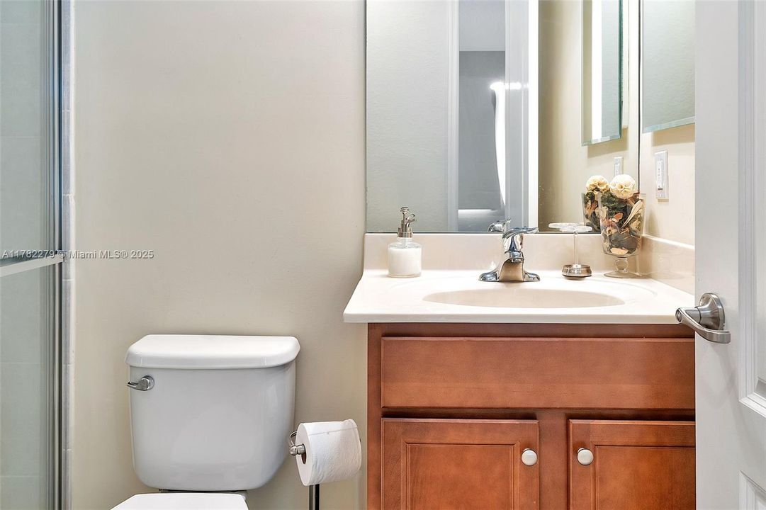 Недавно арендовано: $4,700 (5 спален, 3 ванн, 2816 Квадратных фут)