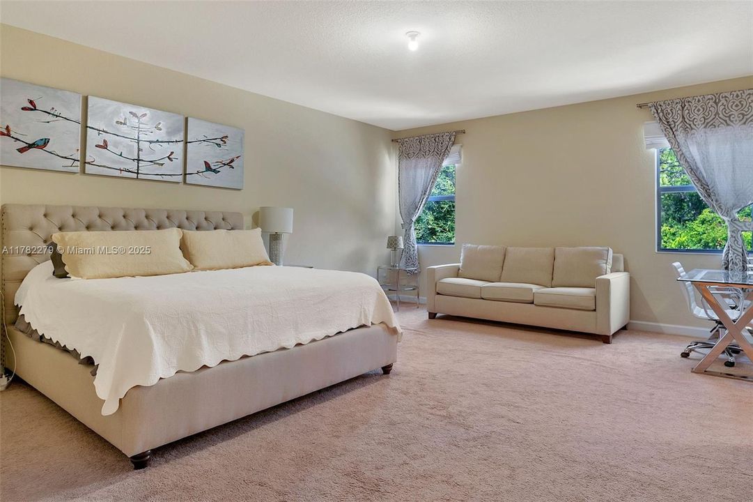 Недавно арендовано: $4,700 (5 спален, 3 ванн, 2816 Квадратных фут)