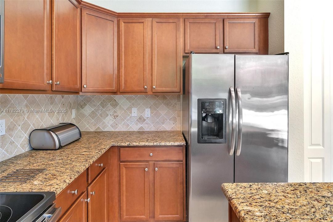 Недавно арендовано: $4,700 (5 спален, 3 ванн, 2816 Квадратных фут)