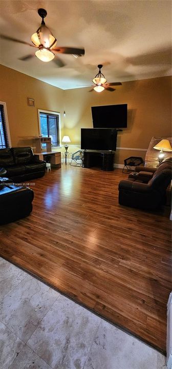 На продажу: $1,350,000 (5 спален, 5 ванн, 4081 Квадратных фут)