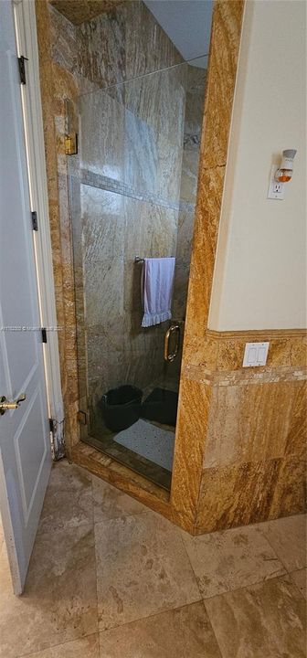 На продажу: $1,350,000 (5 спален, 5 ванн, 4081 Квадратных фут)