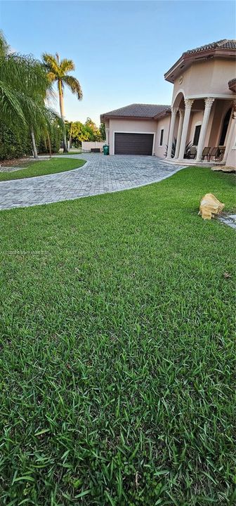 На продажу: $1,350,000 (5 спален, 5 ванн, 4081 Квадратных фут)