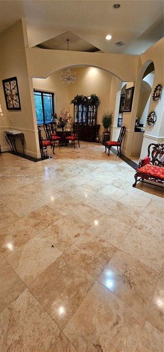 На продажу: $1,350,000 (5 спален, 5 ванн, 4081 Квадратных фут)