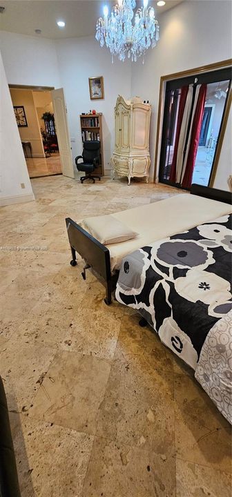 На продажу: $1,350,000 (5 спален, 5 ванн, 4081 Квадратных фут)