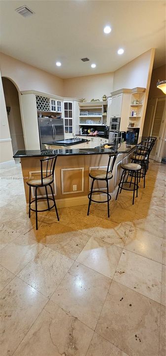 На продажу: $1,350,000 (5 спален, 5 ванн, 4081 Квадратных фут)