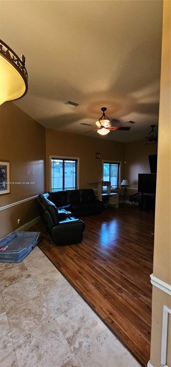 На продажу: $1,350,000 (5 спален, 5 ванн, 4081 Квадратных фут)