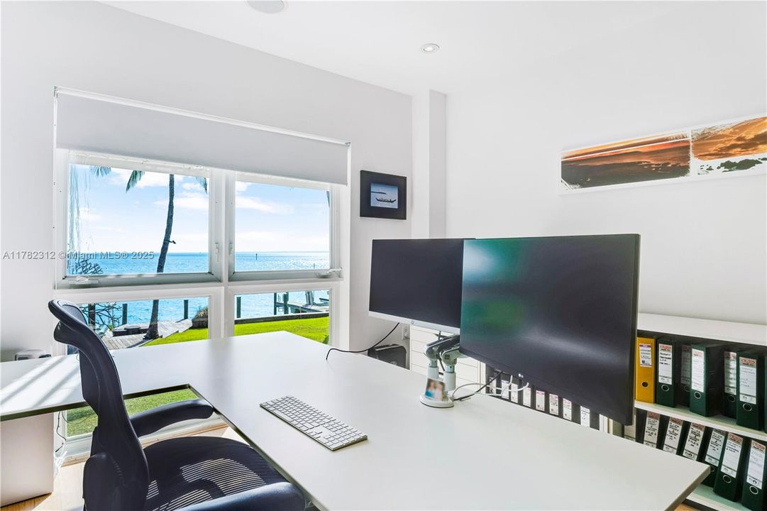 Vendido Recientemente: $19,000,000 (5 camas, 6 baños, 5226 Pies cuadrados)