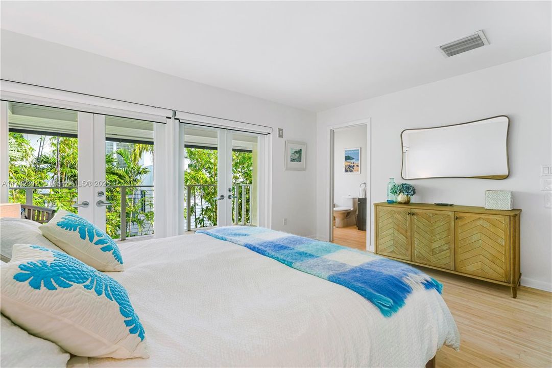 Vendido Recientemente: $19,000,000 (5 camas, 6 baños, 5226 Pies cuadrados)