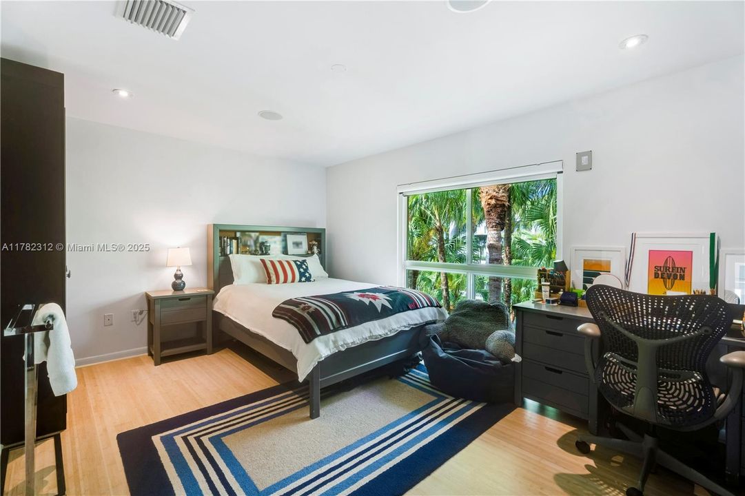 Vendido Recientemente: $19,000,000 (5 camas, 6 baños, 5226 Pies cuadrados)