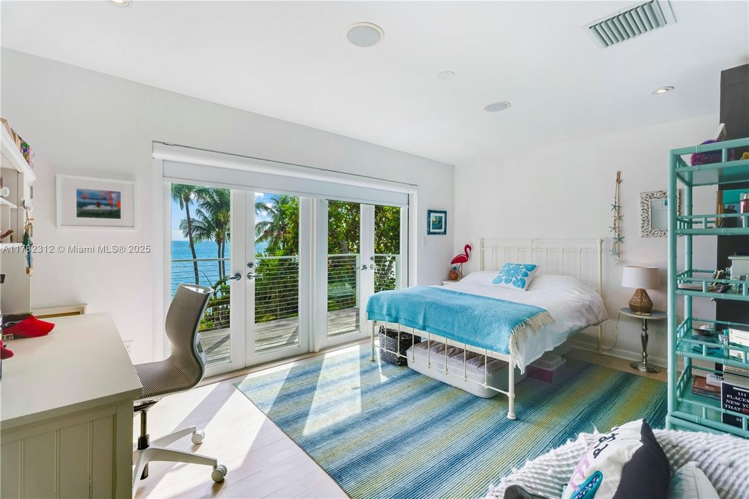 Vendido Recientemente: $19,000,000 (5 camas, 6 baños, 5226 Pies cuadrados)