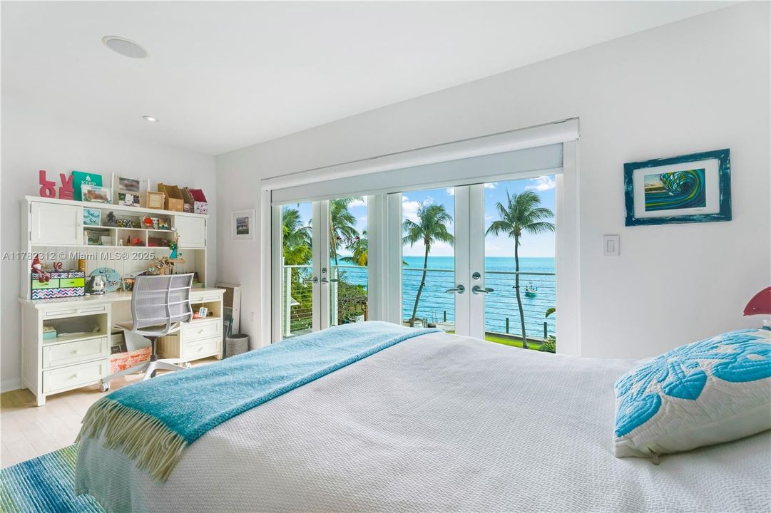 Vendido Recientemente: $19,000,000 (5 camas, 6 baños, 5226 Pies cuadrados)