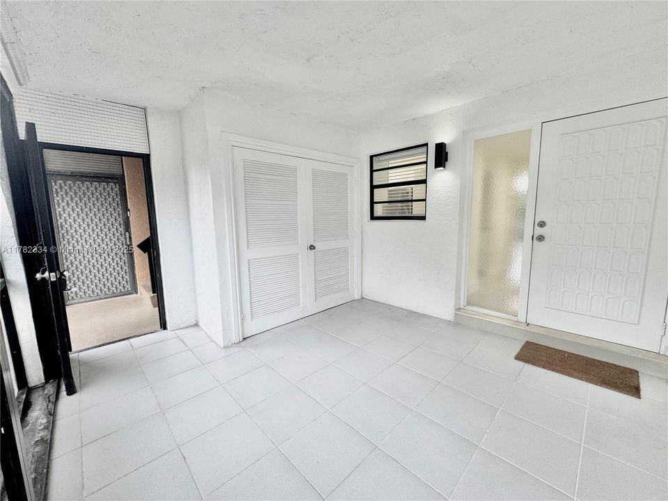 Recently Sold: $290,000 (2 beds, 2 baths, 1080 Square Feet)