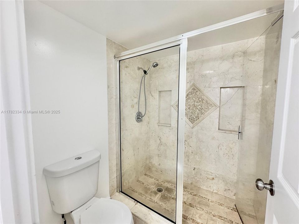 Recently Sold: $290,000 (2 beds, 2 baths, 1080 Square Feet)