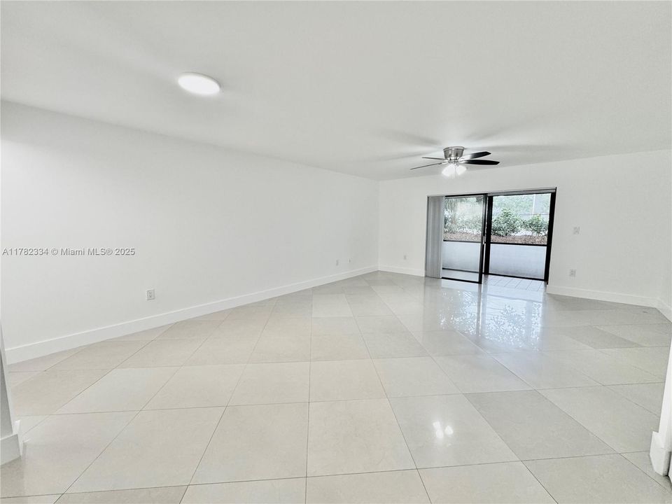 Recently Sold: $290,000 (2 beds, 2 baths, 1080 Square Feet)