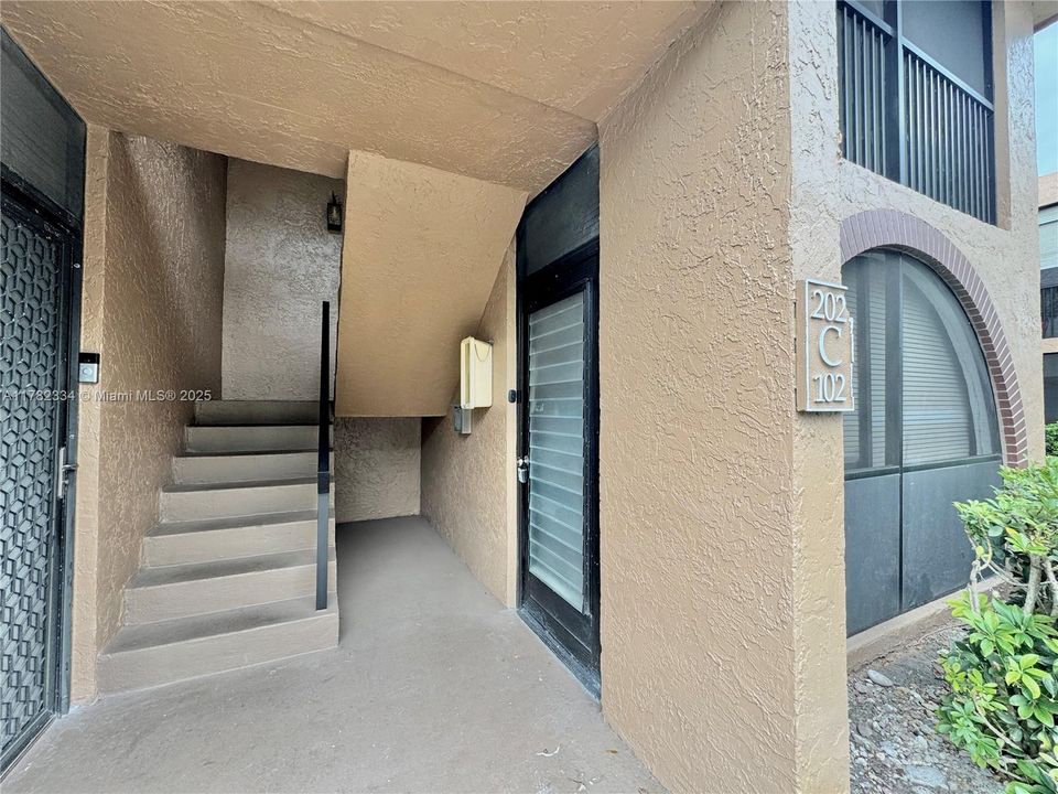 Recently Sold: $290,000 (2 beds, 2 baths, 1080 Square Feet)