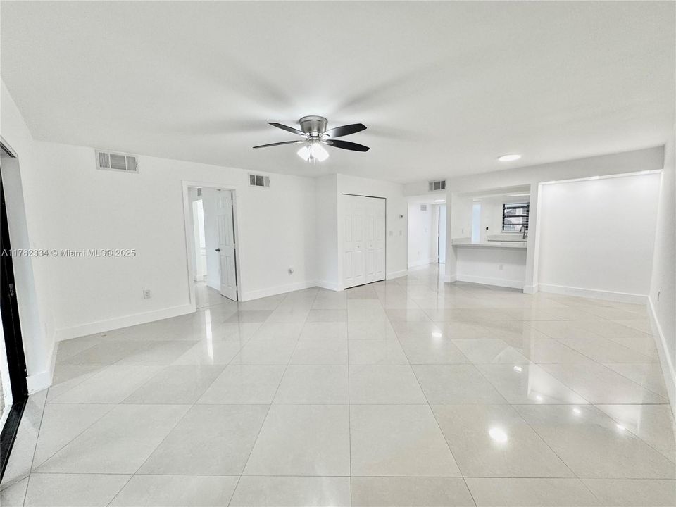 Recently Sold: $290,000 (2 beds, 2 baths, 1080 Square Feet)