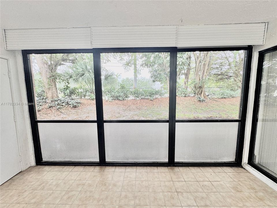 Recently Sold: $290,000 (2 beds, 2 baths, 1080 Square Feet)