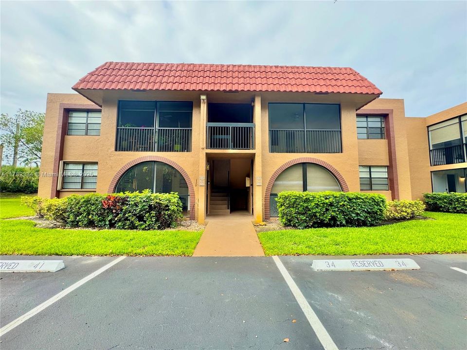 Recently Sold: $290,000 (2 beds, 2 baths, 1080 Square Feet)