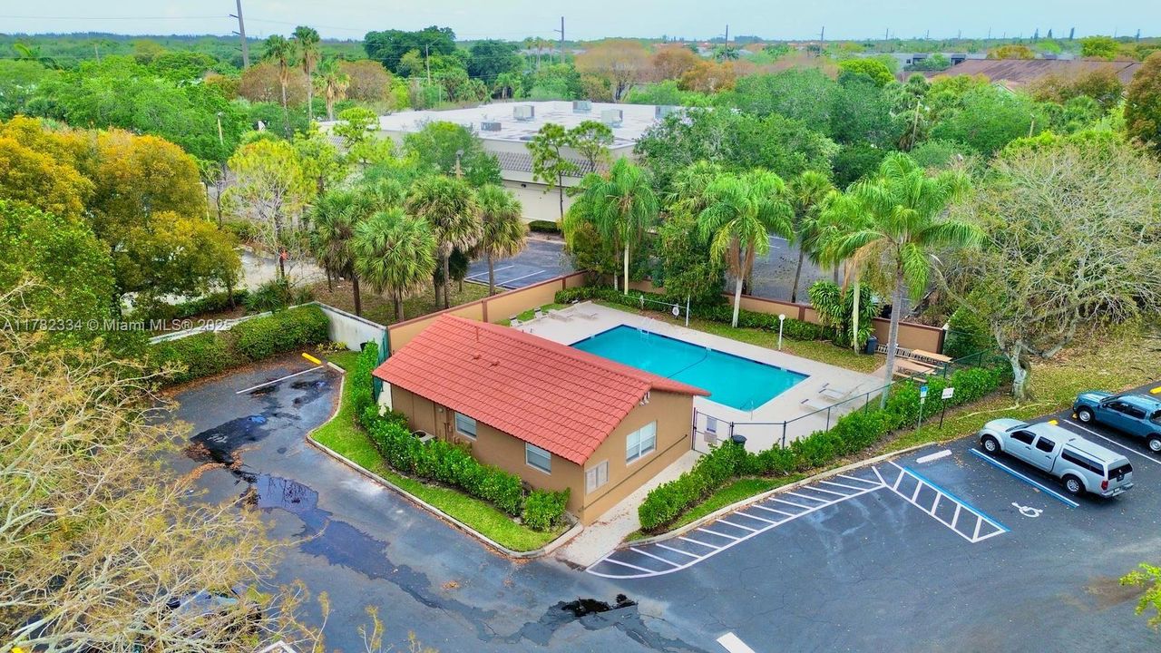 Recently Sold: $290,000 (2 beds, 2 baths, 1080 Square Feet)