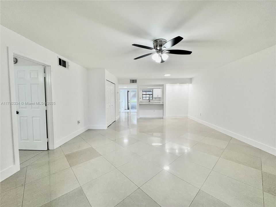 Recently Sold: $290,000 (2 beds, 2 baths, 1080 Square Feet)